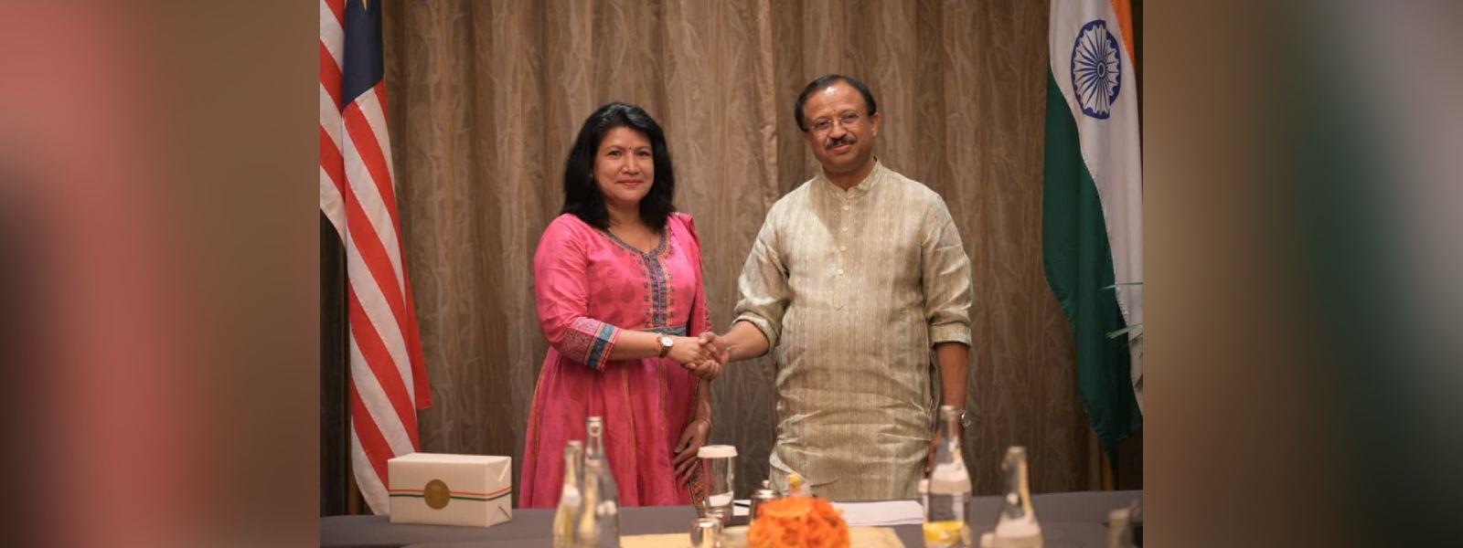 Minister of State for External Affairs Shri V. Muraleedharan met H.E. Ms. Saraswathy Kandasami, Deputy Minister of Entrepreneur Development and Cooperatives of Malaysia in Kuala Lumpur
