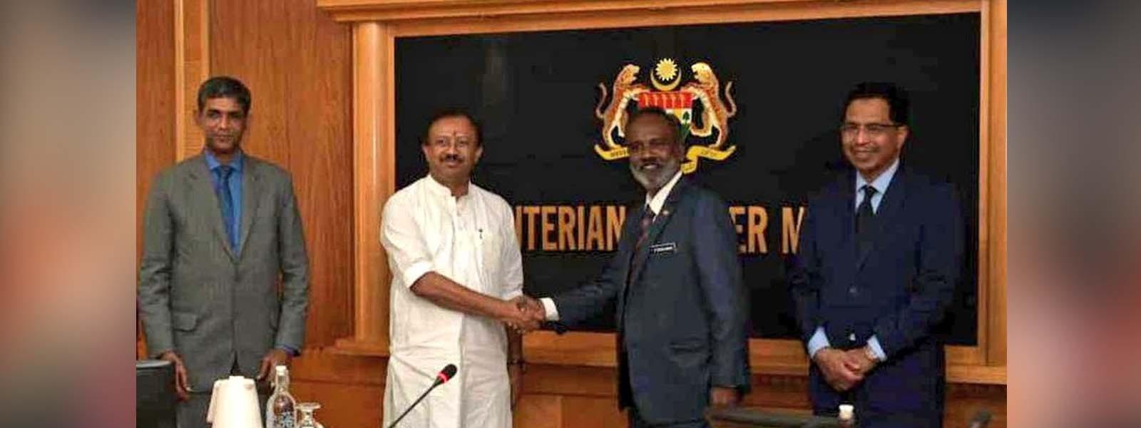 Minister of State for External Affairs Shri V. Muraleedharan met Minister of Human Resources of Malaysia H.E. Mr. V. Sivakumar in Kuala Lumpur
