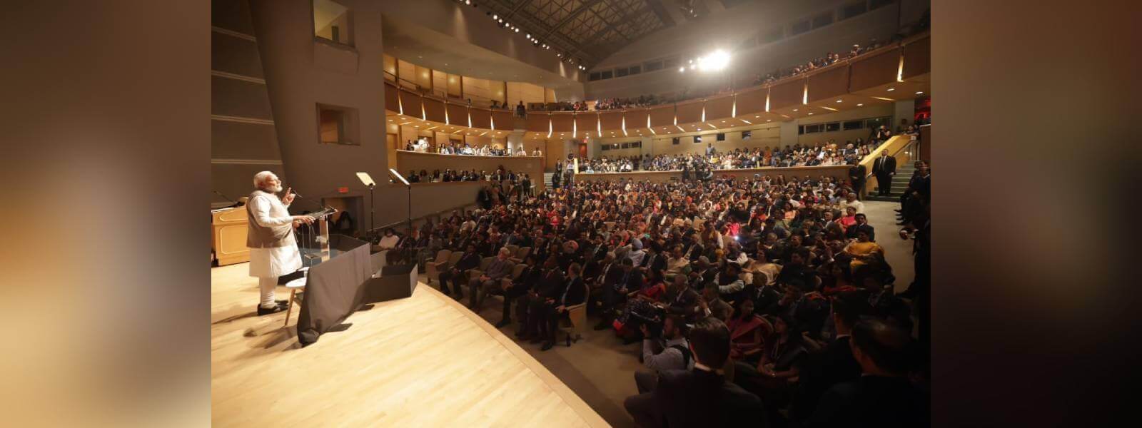 Prime Minister Shri Narendra Modi interacted with the members of the Indian community at the Ronald Reagan Centre in Washington D.C