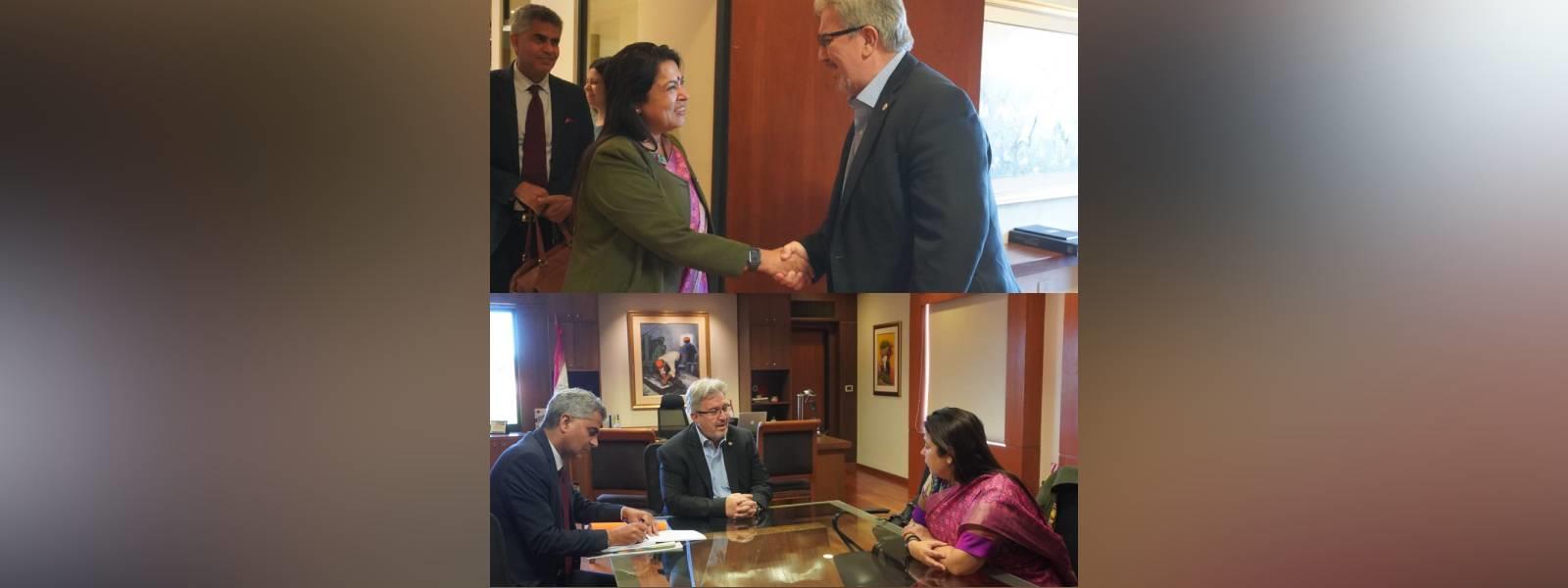 Minister of State for External Affairs Smt. Meenakashi Lekhi met Mr. Enrique Duarte, President of the Paraguayan Industrial Union in Asuncion
