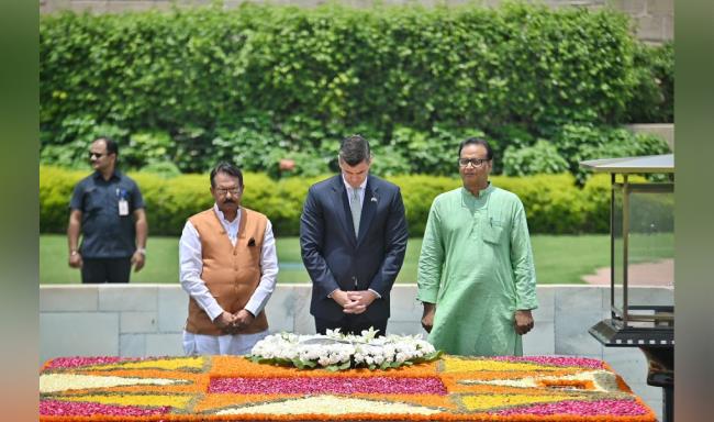 President of the Republic of Paraguay, H.E. Mr. Santiago Pena Palacios paid tribute to Mahatma Gandhi at Rajghat