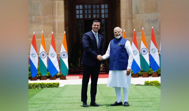Prime Minister Shri Narendra Modi welcomed H.E. Mr. Santiago Pena Palacios, President of the Republic of Paraguay at Hyderabad House