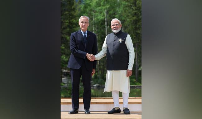 Prime Minister of Canada, H.E. Mr. Mark Carney welcomed Prime Minister Shri Narendra Modi at the G7 Summit in Kananaskis, Canada