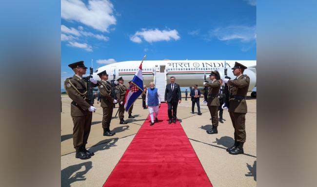 Prime Minister Shri Narendra Modi received by H.E. Mr. Andrej Plenković, Prime Minister of Croatia upon his arrival in Zagreb, Croatia