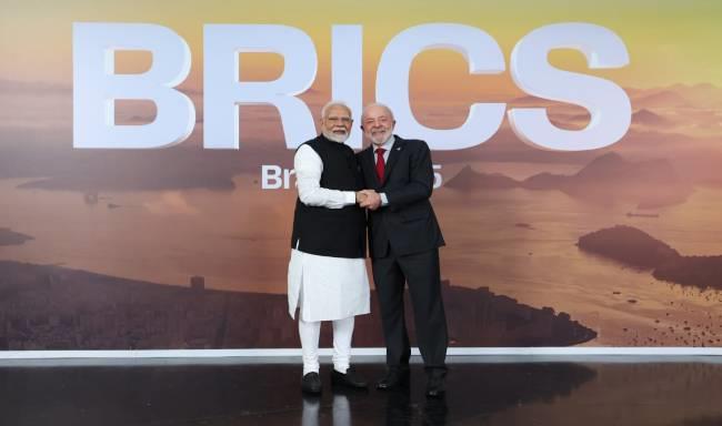 President of Brazil, H.E. Luiz In&#225;cio Lula da Silva welcomed Prime Minister Shri Narendra Modi at the 17th BRICS Summit in Rio de Janeiro, Brazil