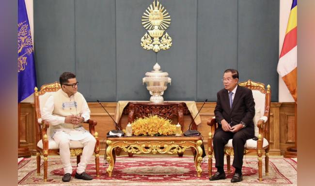 Minister of State for External Affairs Shri Pabitra Margherita called on President of the Senate of Cambodia, H.E. Mr. Hun Sen in Phnom Penh