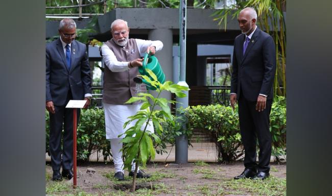 Prime Minister Shri Narendra Modi and H.E. Dr. Mohamed Muizzu ...
