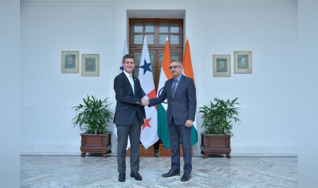 Secretary (West), Shri Tanmaya Lal met H.E. Mr. Carlos Arturo Hoyos, Vice Minister of Foreign Affairs of Panama in New Delhi