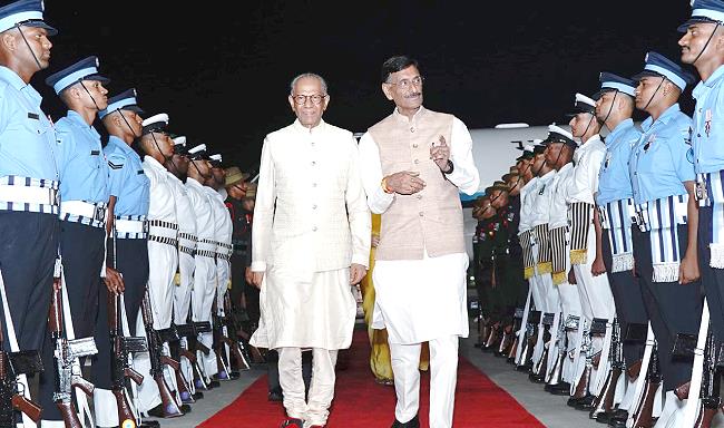 Prime Minister of the Republic of Mauritius, H.E. Dr. Navinchandra Ramgoolam received by Minister of State for Defence, Shri Sanjay Seth upon his arrival at the airport in New Delhi