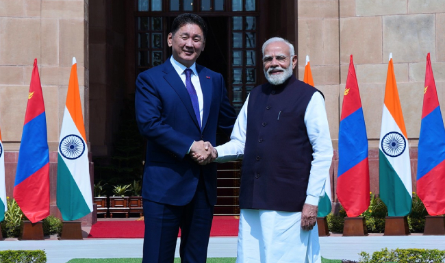 Prime Minister Shri Narendra Modi welcomed H.E. Mr. Khurelsukh Ukhnaa, President of Mongolia at Hyderabad House
