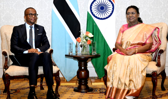 Vice-President of the Republic of Botswana, His Honour Ndaba Nkosinathi Gaolathe called on President Smt. Droupadi Murmu in Gaborone, Botswana