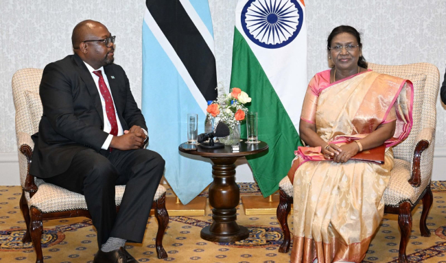 Minister of International Relations of Botswana, H.E. Dr. Phenyo Butale called on President Smt. Droupadi Murmu in Gaborone, Botswana