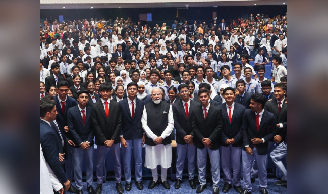 Prime Minister Shri Narendra Modi interacted with members of the Indian community, including students in Muscat, Oman