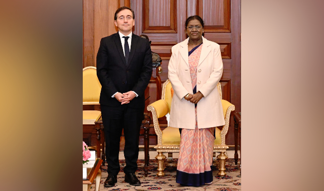Minister of Foreign Affairs, European Union and Cooperation of Spain, H.E. Mr. Jose Manuel Albares called on President Smt. Droupadi Murmu at Rashtrapati Bhavan