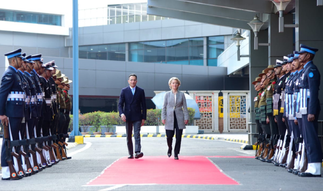 President of the European Commission, H.E. Ms. Ursula von der Leyen received by Minister of State for Commerce and Industry and Electronics and Information Technology, Shri Jitin Prasada upon her arrival in New Delhi