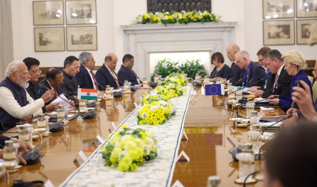 प्रधानमंत्री श्री नरेन्द्र मोदी, यूरोपीय परिषद के अध्यक्ष महामहिम श्री एंटोनियो कोस्टा और यूरोपीय आयोग की अध्यक्ष महामहिम सुश्री उर्सुला वॉन डेर लेयेन के नेतृत्त्व में नई दिल्ली में 16वां भारत-यूरोपीय संघ शिखर सम्मेलन आयोजित किया गया