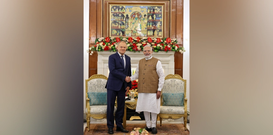  हैदराबाद हाउस में प्रधानमंत्री नरेंद्र मोदी और पोलैंड के प्रधानमंत्री डोनाल्ड टस्क · फोटो : विदेश मंत्रालय