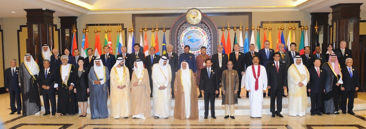 Minister of State for External Affairs Shri E.Ahamed with Their Majesties, Highnesses, and Excellenc