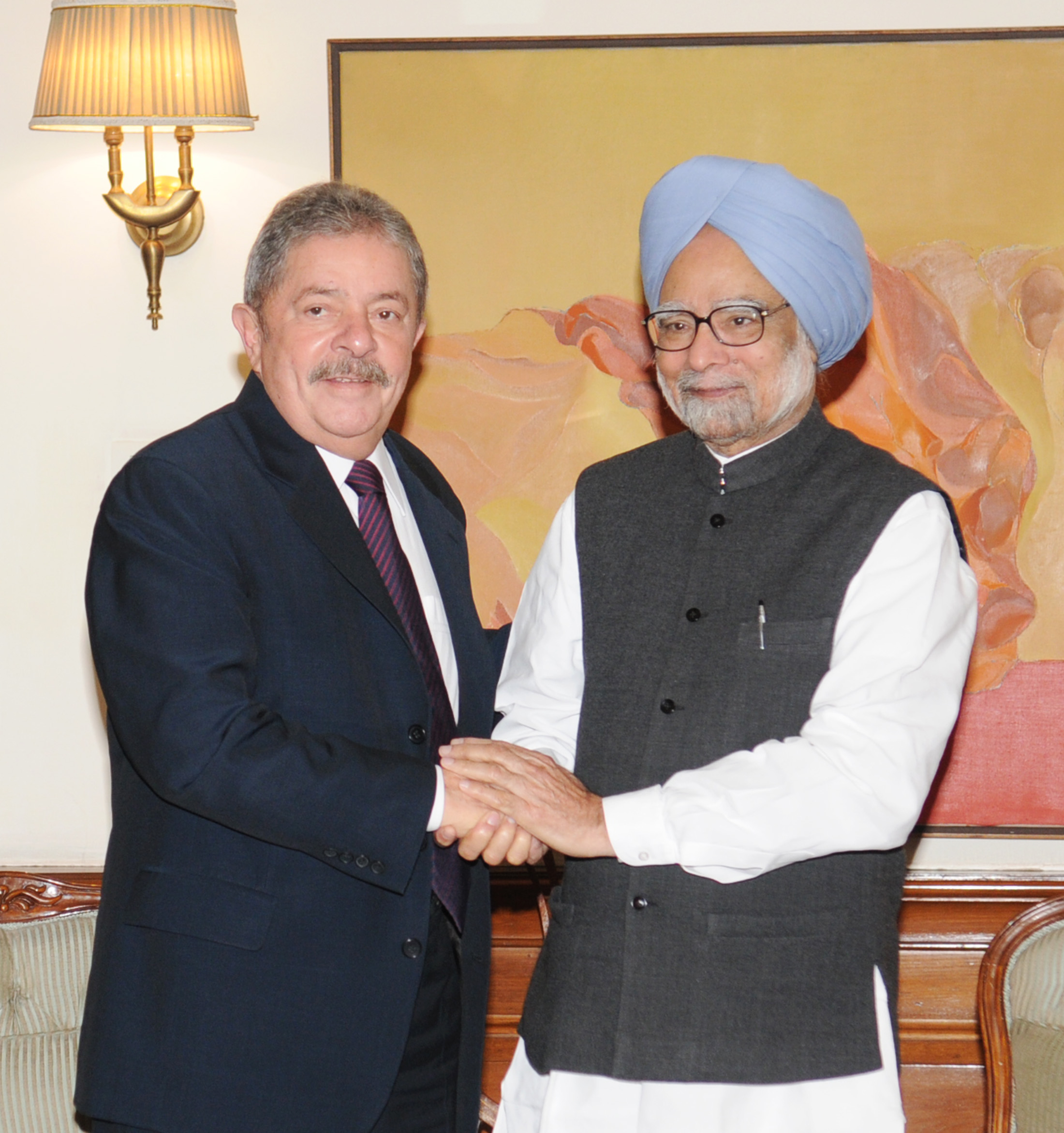 Prime Minister Dr. Manmohan Singh with former President of Federative Republic of Brazil, Mr. Luiz I