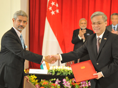 Prime Minister at the 37th Singapore Lecture 'India's Singapore Story', in Hotel Shangri-La, Singapore on November 23, 2015