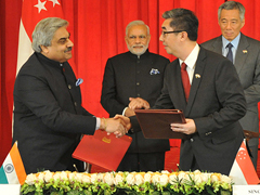 Prime Minister addressing at the 37th Singapore Lecture 'India's Singapore Story', in Hotel Shangri-La, Singapore on November 23, 2015.